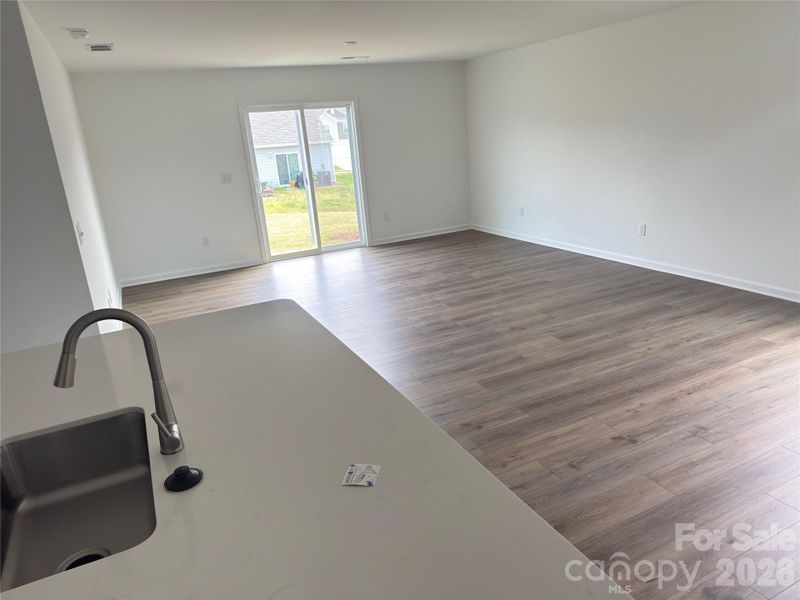 Spacious, unfurnished interior of a new home in Sullivan Farm, Statesville (Image 24).