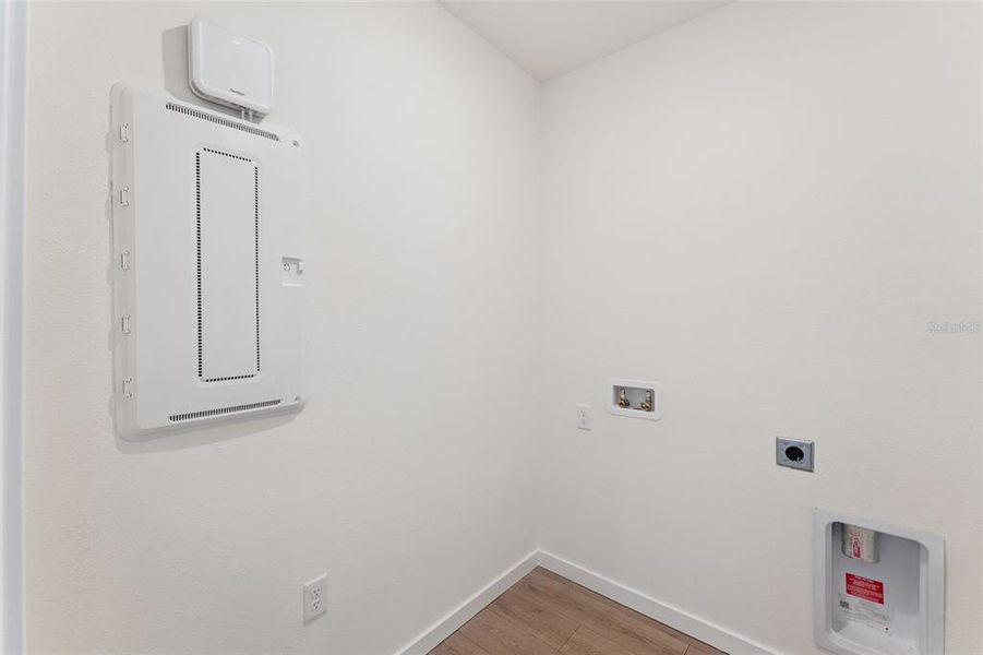Spacious, unfurnished interior of a new home in Crossroads at Kelly Park, Apopka (Image 22). Spacious, unfurnished interior of a new home in Crossroads at Kelly Park, Apopka (Image 22).