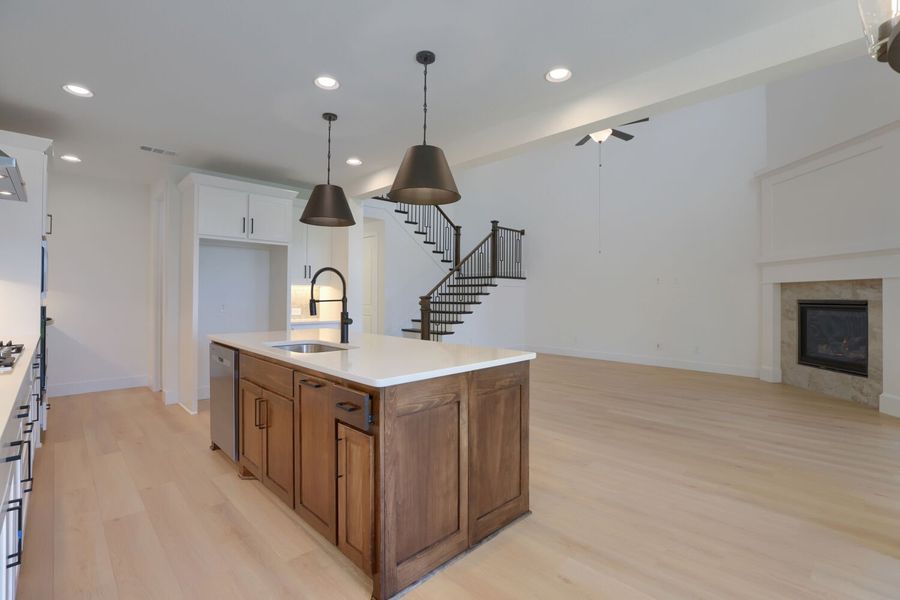 4324 Double Diamond - Kitchen