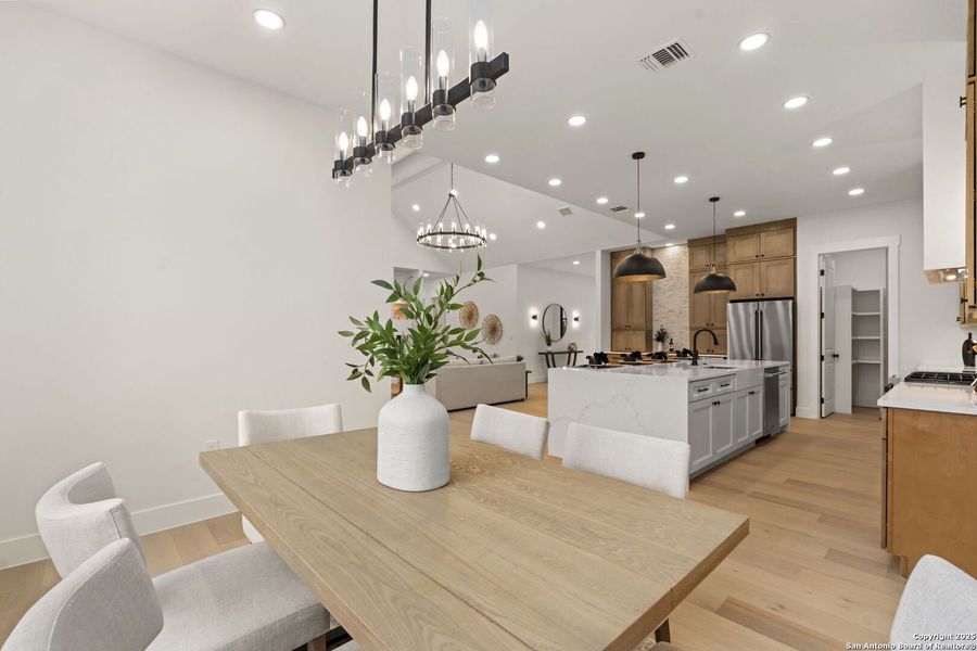 Furnished interior view inside a new home in , Bandera (Image 9).
