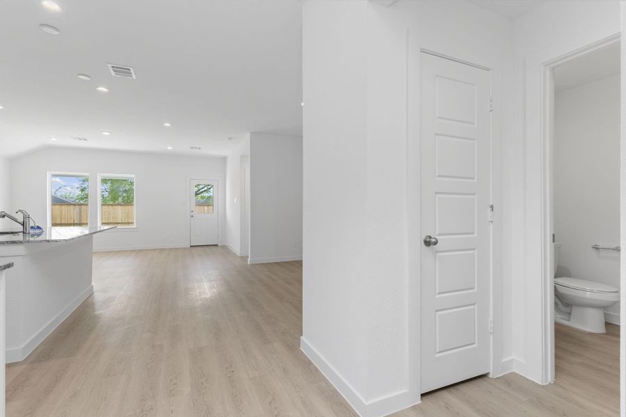 Spacious, unfurnished interior of a new home in Riverwood Ranch, Angleton (Image 14). Spacious, unfurnished interior of a new home in Riverwood Ranch, Angleton (Image 14).