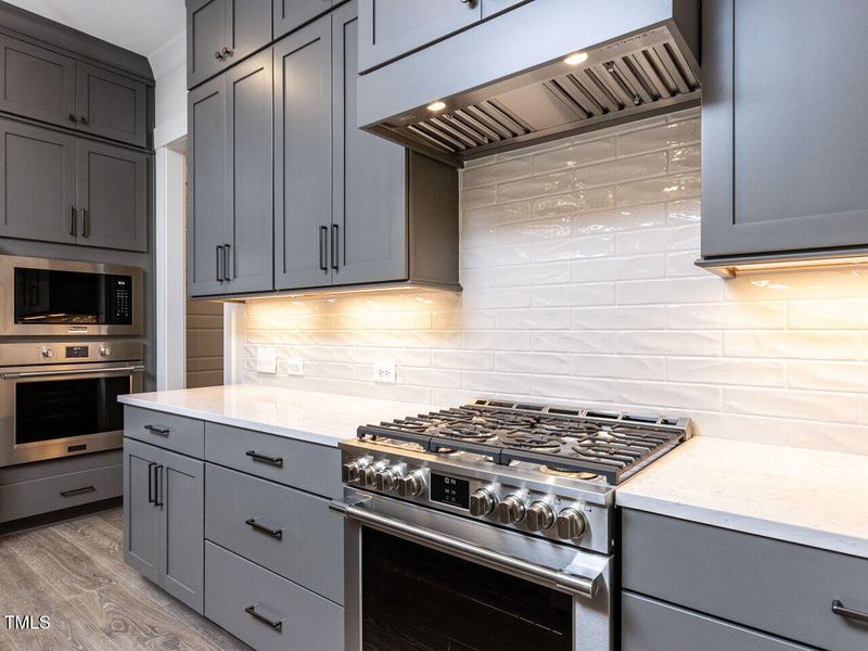 014-1280x960-kitchen