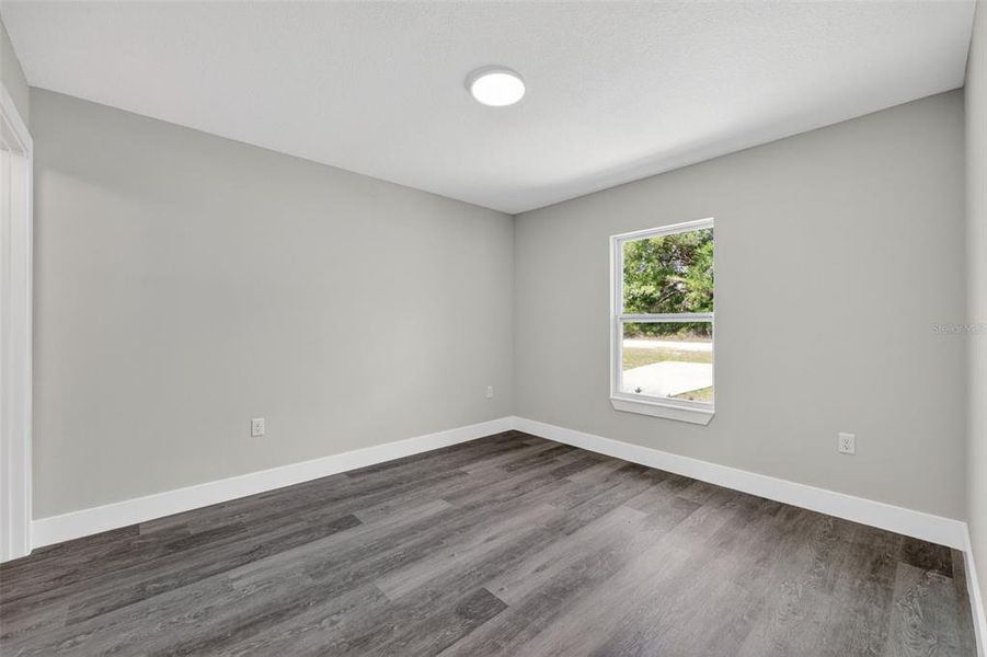 Spacious, unfurnished interior of a new home in , Dunnellon (Image 11).