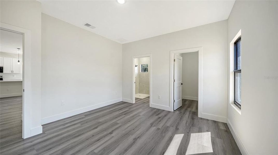 Spacious, unfurnished interior of a new home in , North Port (Image 36).