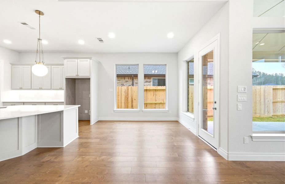 Spacious, unfurnished interior of a new home in The Highlands 55′, Porter (Image 30).