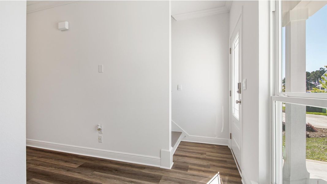 Spacious, unfurnished interior of a new home in Sanctuary Beach, Panama City Beach (Image 15).