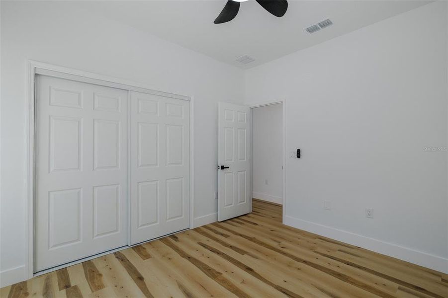 Spacious, unfurnished interior of a new home in , Weeki Wachee (Image 23).