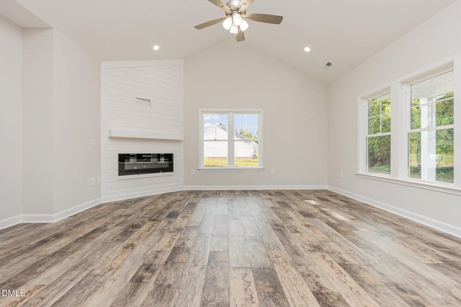 007_cj4a0846-edit_704 007_cj4a0846-edit_704