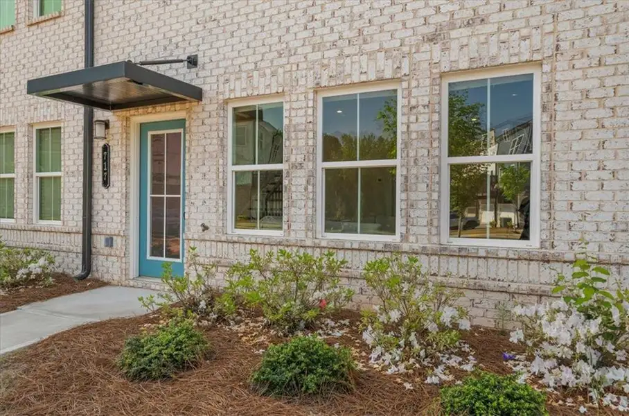 Exterior details and patio area of a home in , Acworth (Image 30).