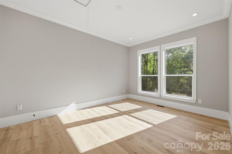 Spacious, unfurnished interior of a new home in , Taylorsville (Image 33).