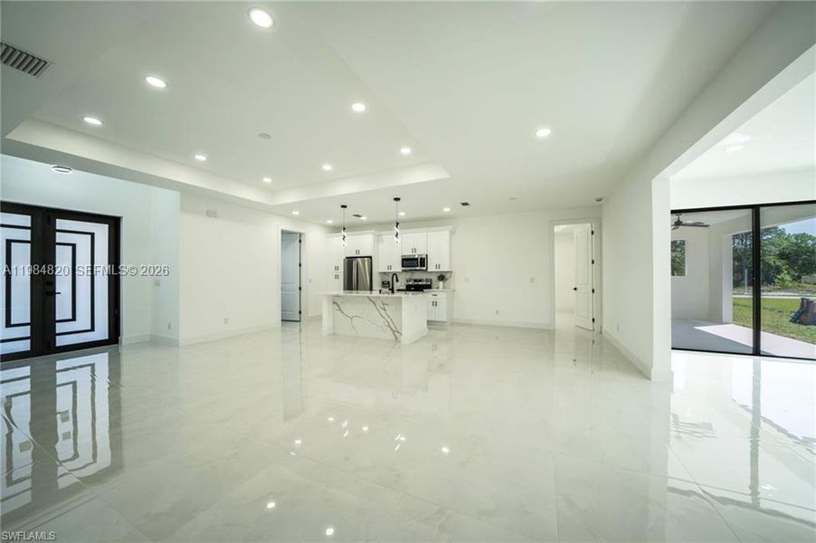 Spacious, unfurnished interior of a new home in , Lehigh Acres (Image 11).