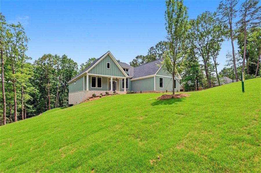 Exterior details and patio area of a home in , Clarkesville (Image 34).