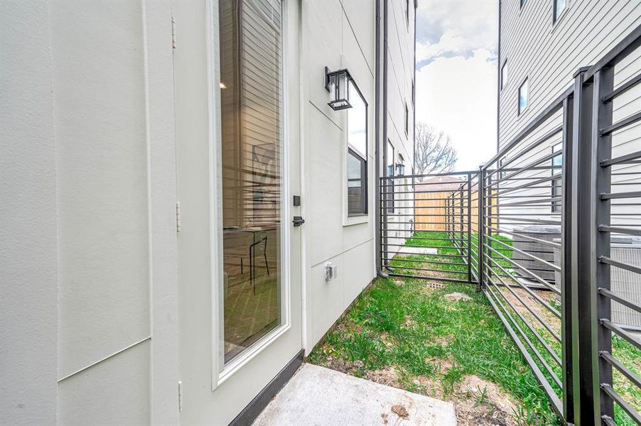 Fully gated back yard area.