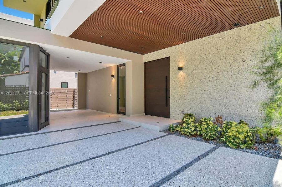 Exterior details and patio area of a home in , Miami (Image 39).