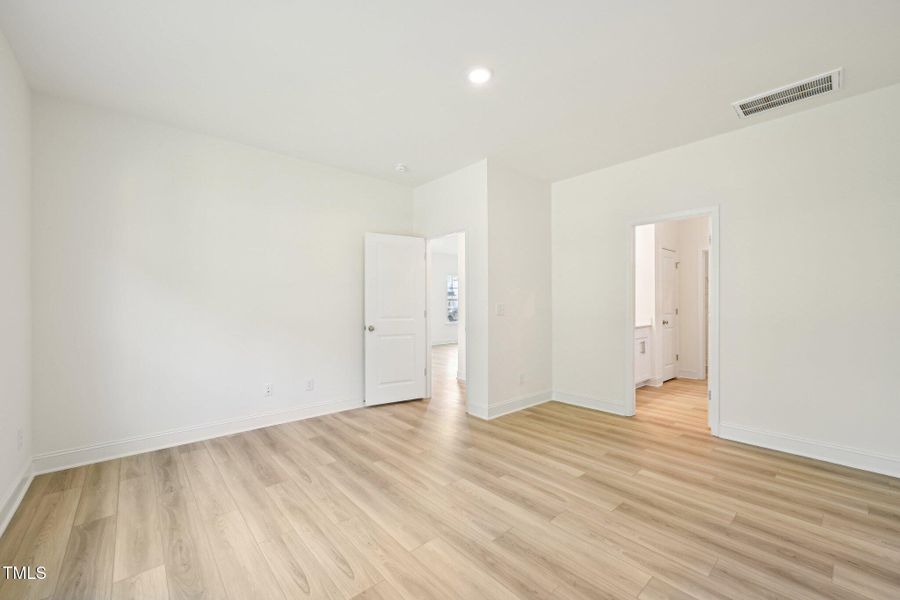 20-web-or-mls-Winding Crk Dr-2105-020