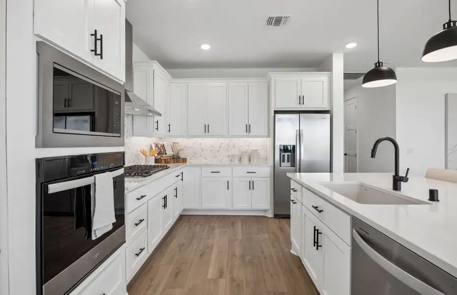 Representative furnished interior of a home built from the Mystique by Del Webb in Del Webb Sugar Land at Ryehill, Rosenberg (Image 5).
