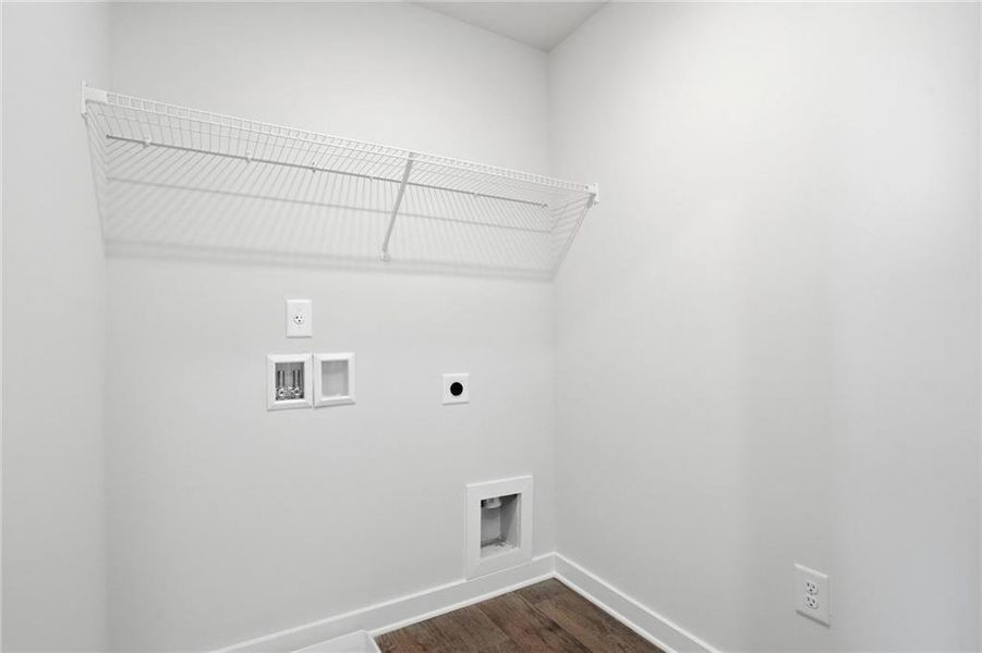 Spacious, unfurnished interior of a new home in Creekbend Overlook, South Fulton (Image 25).