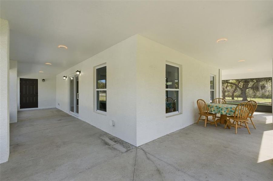 Exterior details and patio area of a home in , Arcadia (Image 4).