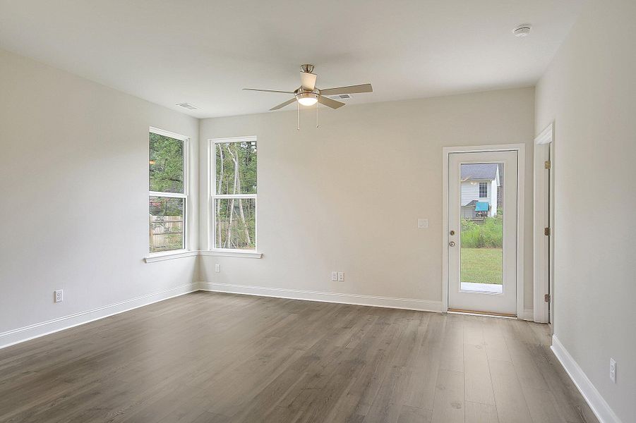 Spacious, unfurnished interior of a new home in Founder's Park, Lincolnville (Image 24).