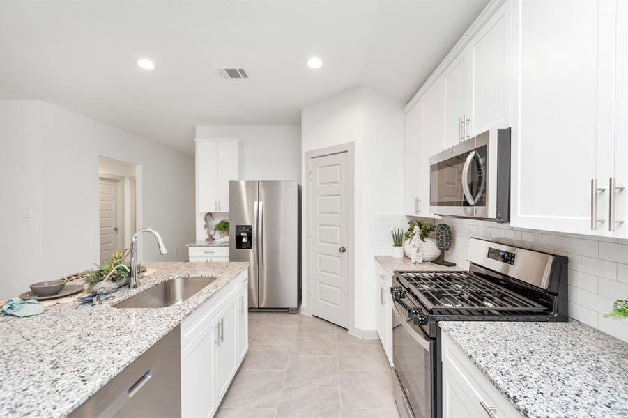 Image 10 of a home in Post Oak Pointe.