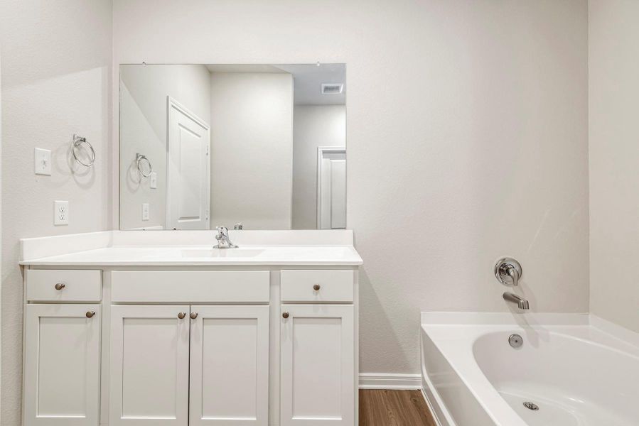 Furnished interior view inside a new home in Freeman Ranch, Katy (Image 7).