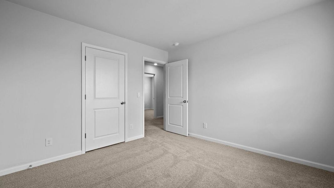 Representative unfurnished interior of a home built from the ROBIE by D.R. Horton in Hillcrest, Ravenel (Image 29).