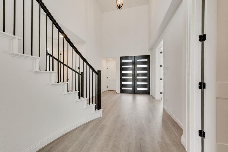 Spacious, unfurnished interior of a new home in Dominion of Pleasant Valley, Wylie (Image 28). Spacious, unfurnished interior of a new home in Dominion of Pleasant Valley, Wylie (Image 28).
