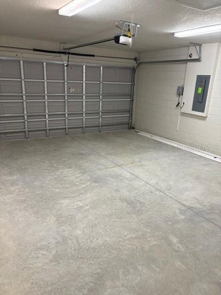 Spacious, unfurnished interior of a new home in , Ocala (Image 16).