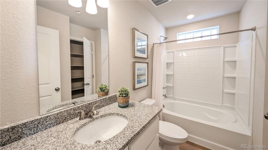 Furnished interior view inside a new home in Thompson River Ranch, Johnstown (Image 19).