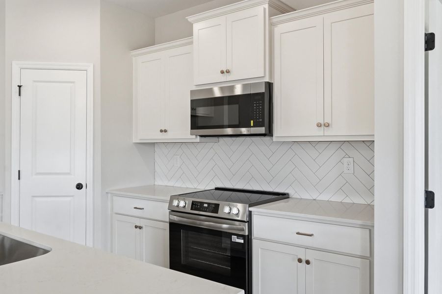Representative furnished interior of a home built from the The Glen A by Davidson Homes LLC in Meadow Ridge Estates, Josephine (Image 6).