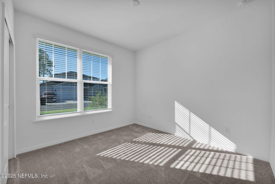Spacious, unfurnished interior of a new home in Bradley Creek, Green Cove Springs (Image 37).