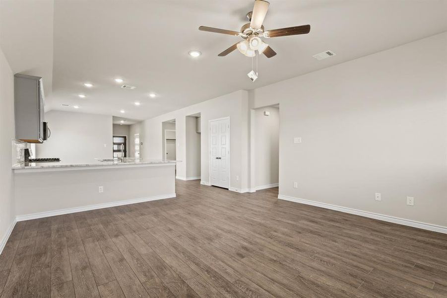 Spacious, unfurnished interior of a new home in Rocky Creek Crossing, Crowley (Image 23).