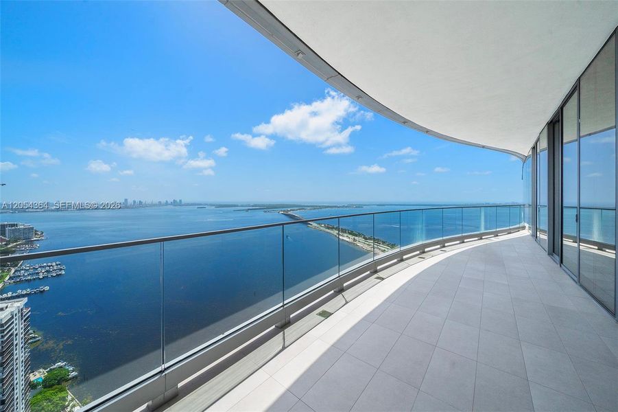 Condo located in Miami, FL showcasing its design and architecture (Image 3). Condo located in Miami, FL showcasing its design and architecture (Image 3).
