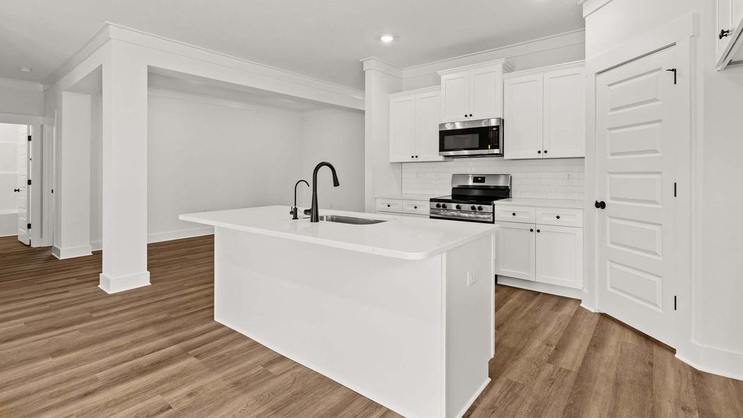 Furnished interior view inside a new home in Caballeros Estates At Hombre, Panama City Beach (Image 6).