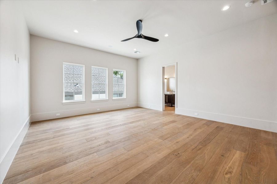 Spacious, unfurnished interior of a new home in , Houston (Image 39). Spacious, unfurnished interior of a new home in , Houston (Image 39).