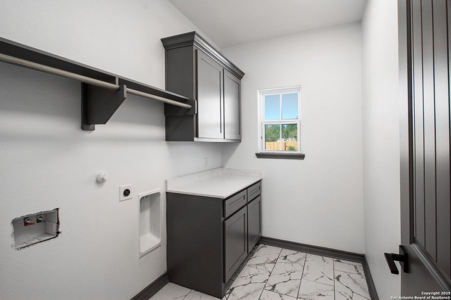 Furnished interior view inside a new home in , Corpus Christi (Image 9).