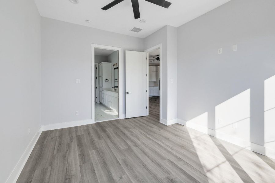 Spacious, unfurnished interior of a new home in , Austin (Image 39).