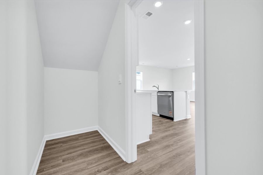 Spacious, unfurnished interior of a new home in Hillcrest, Ravenel (Image 36).