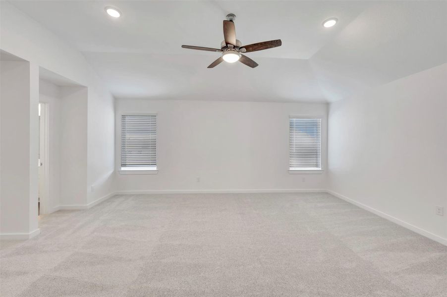 Spacious, unfurnished interior of a new home in Summerview, Fulshear (Image 28).