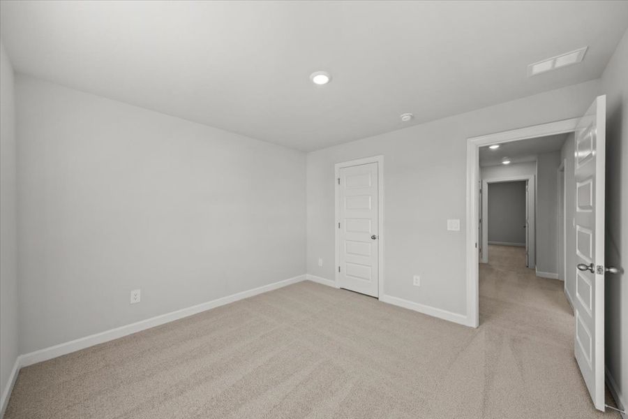 Spacious, unfurnished interior of a new home in Brayfield Manor - Signature Collection, Wellford (Image 17).