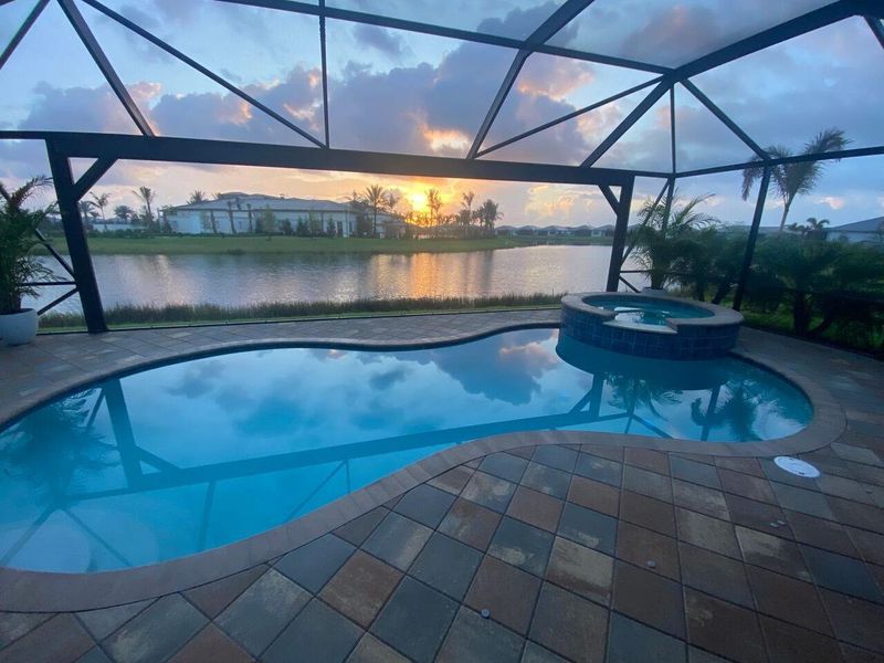 Spectacular pool and patio area Spectacular pool and patio area