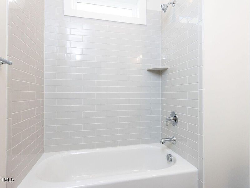 008-1280x960-bathroom