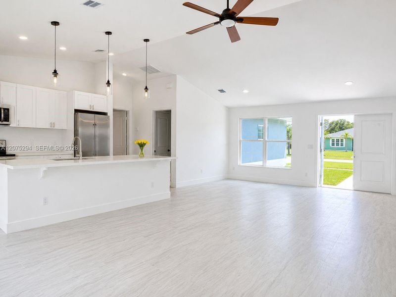 Spacious, unfurnished interior of a new home in , Vero Beach (Image 16). Spacious, unfurnished interior of a new home in , Vero Beach (Image 16).