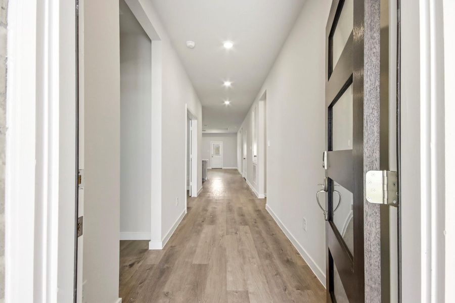 Spacious, unfurnished interior of a new home in Maple Woods, Hockley (Image 15). Spacious, unfurnished interior of a new home in Maple Woods, Hockley (Image 15).