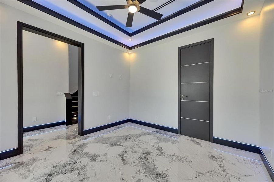 Spacious, unfurnished interior of a new home in , Apollo Beach (Image 20).