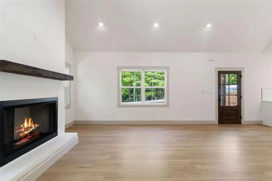 Spacious, unfurnished interior of a new home in , Ellijay (Image 42).
