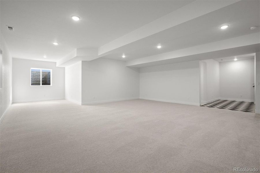 Spacious, unfurnished interior of a new home in Wolf Ranch - Enclave Collection, Colorado Springs (Image 19).