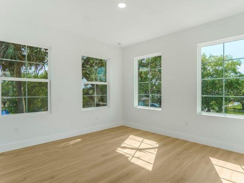 Spacious, unfurnished interior of a new home in , Oakland (Image 45).
