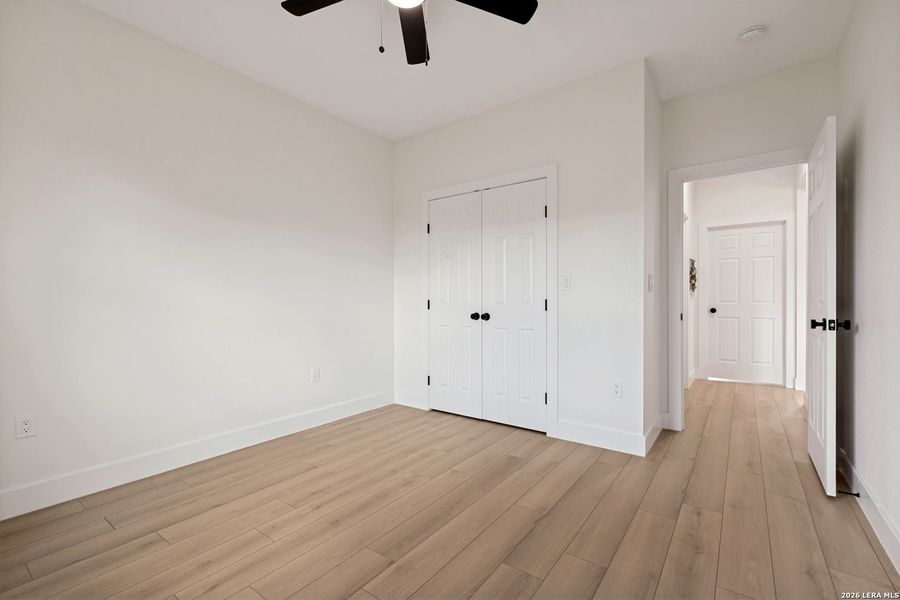 Spacious, unfurnished interior of a new home in , Atascosa (Image 24).