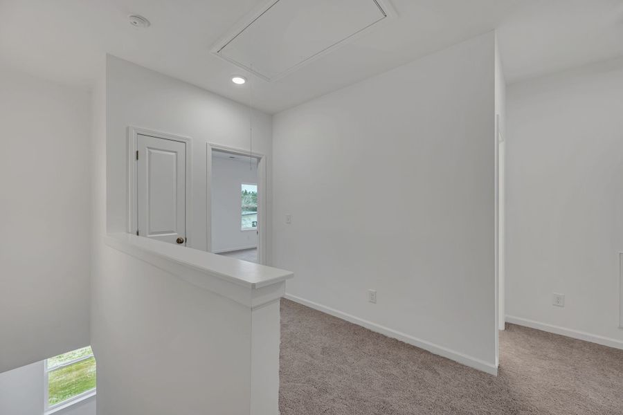 Spacious, unfurnished interior of a new home in Sweetbriar Place, Lebanon (Image 15).